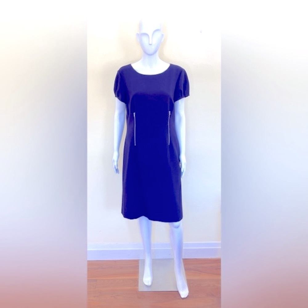 Tahari Purple Dress With Metal Zipper Accents Round Neck Half Sleeves Size 14